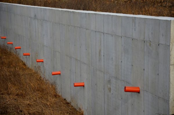 Cost of Retaining Wall Drainage in Blue Springs